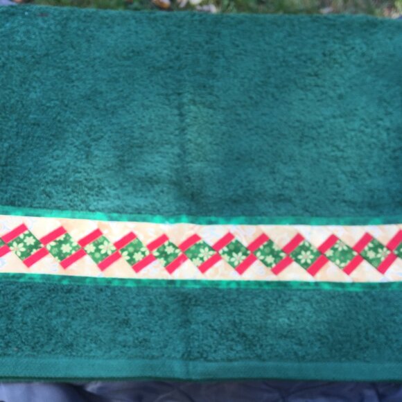 Hand Towel with Machine Quilted Design - Picture 1 of 10